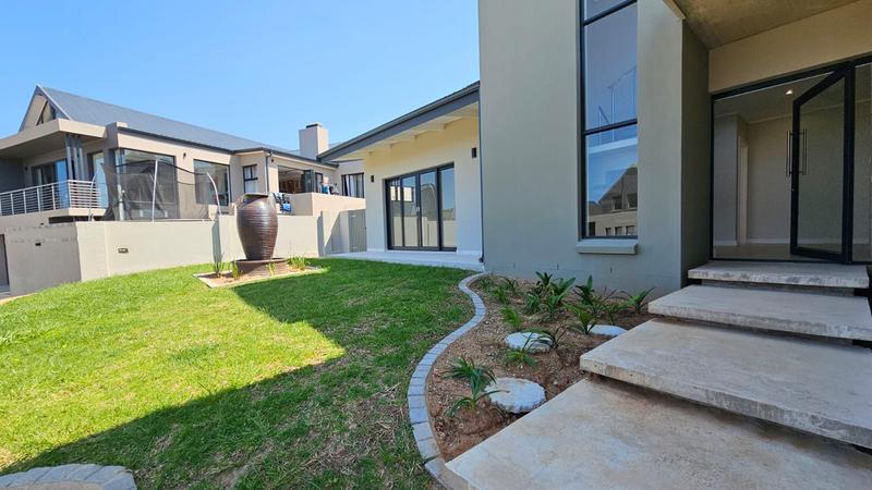 3 Bedroom Property for Sale in Outeniquasbosch Western Cape